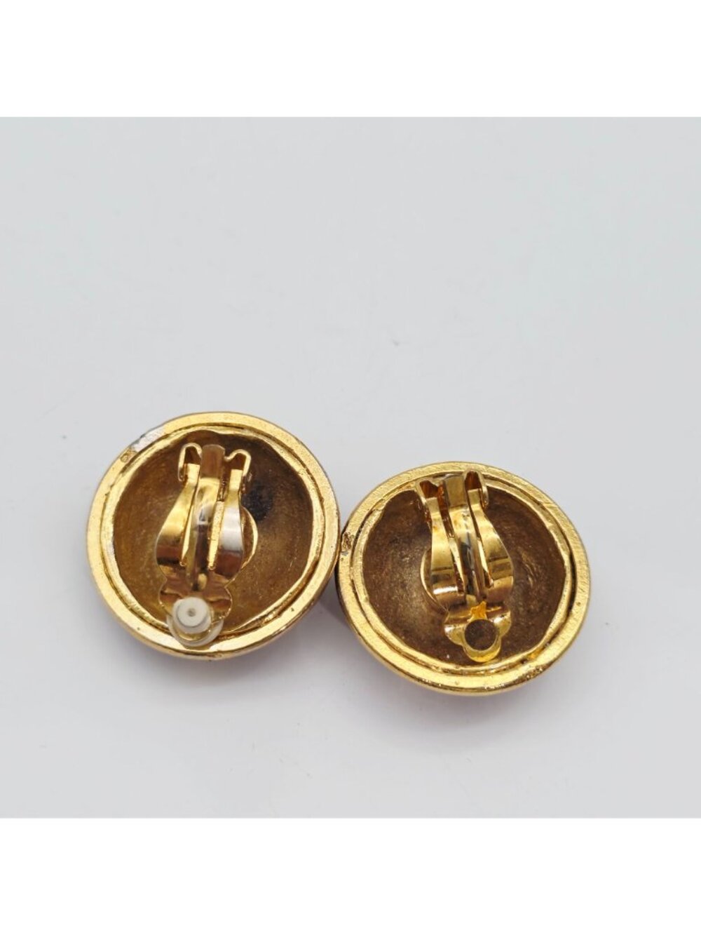 Vintage Red & Gold Enamel Clip-On Earrings With Lattice Design Round Dome Style - Picture 3 of 7